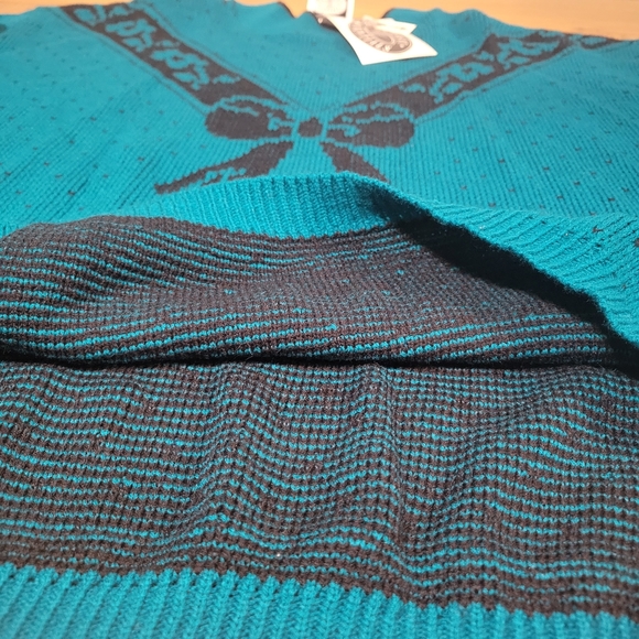 NWT vintage 22W (XL) deep teal and black polka dot and bow crewneck sweater - Picture 9 of 9